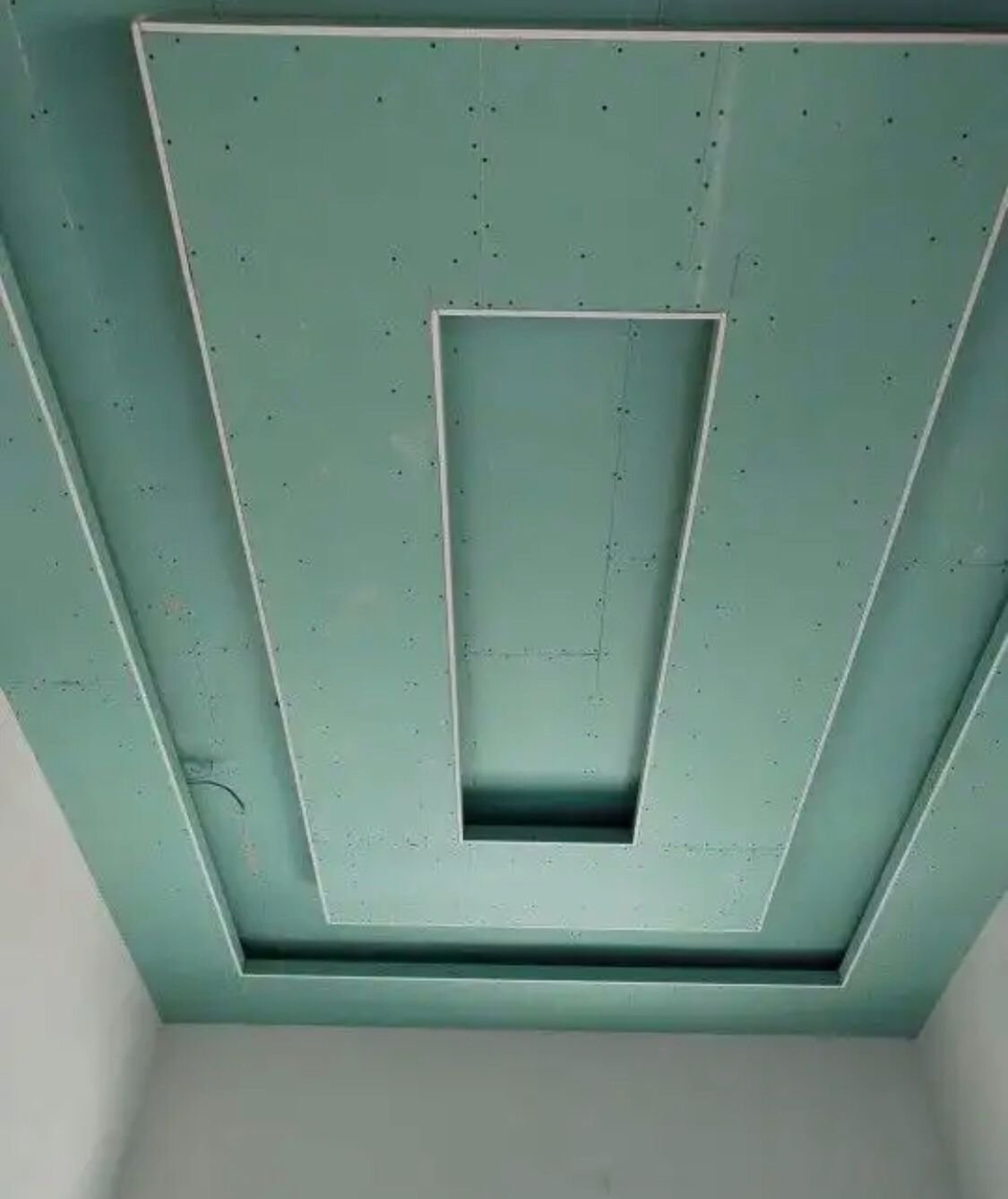 ديكورات ورق جدران ودهانات جبسية